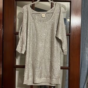 Arden B, Silver, Scoop kneck, Peep shoulder Sweater